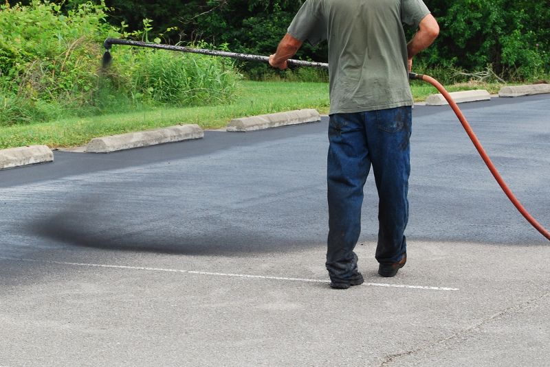 When is the Best Time to Seal Asphalt